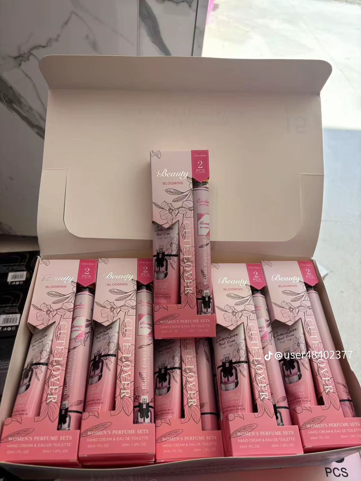 Hand cream n perfume setx10