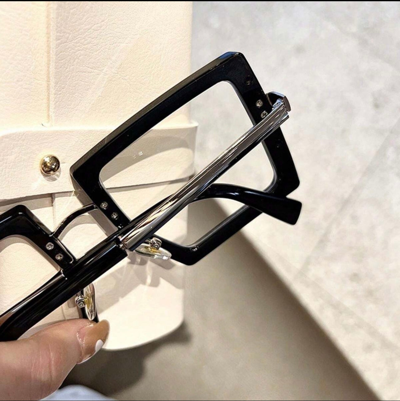 Blue light blocking glasses