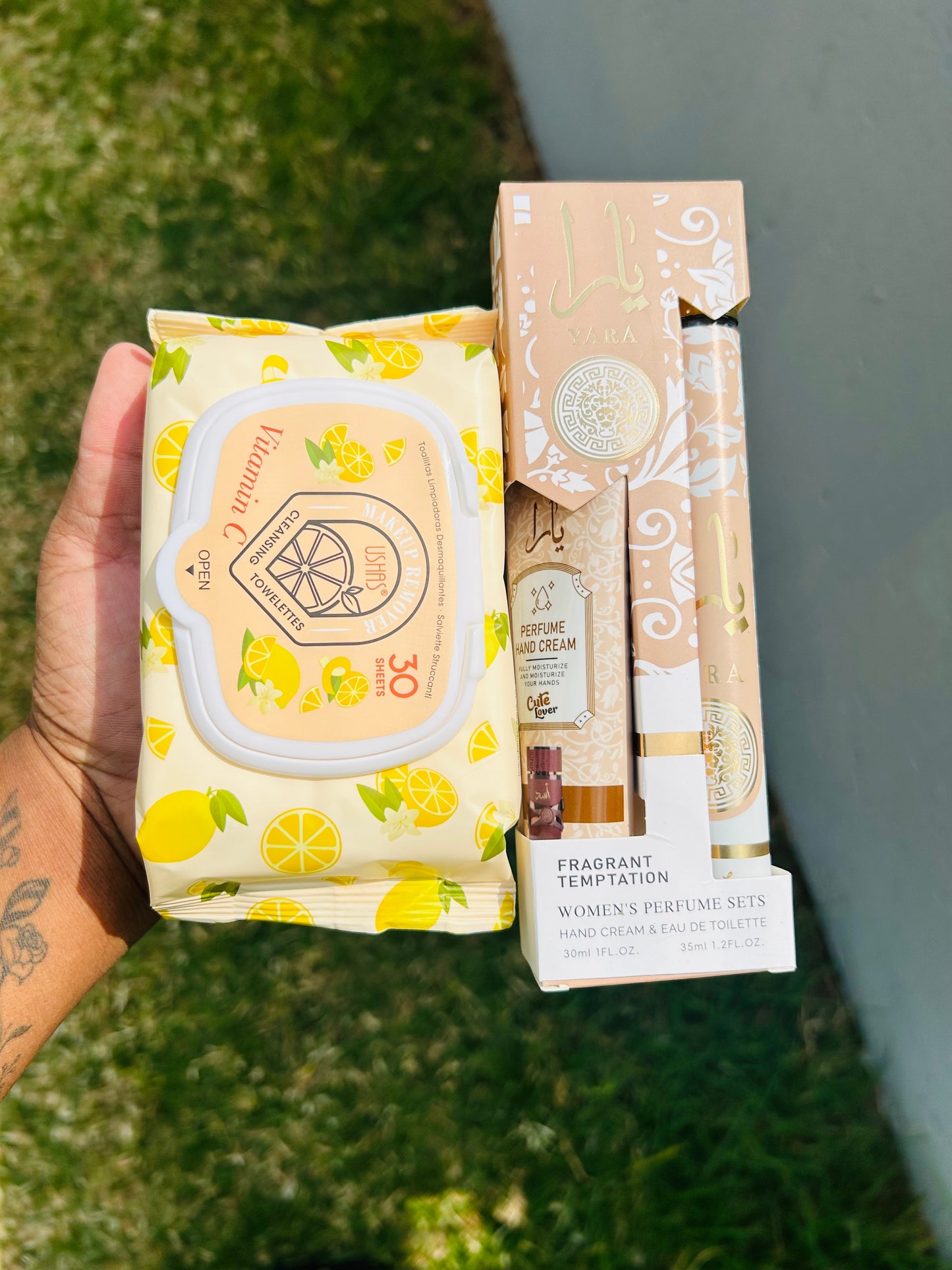 wipe,hand lotion and pocket perfume x10 sets